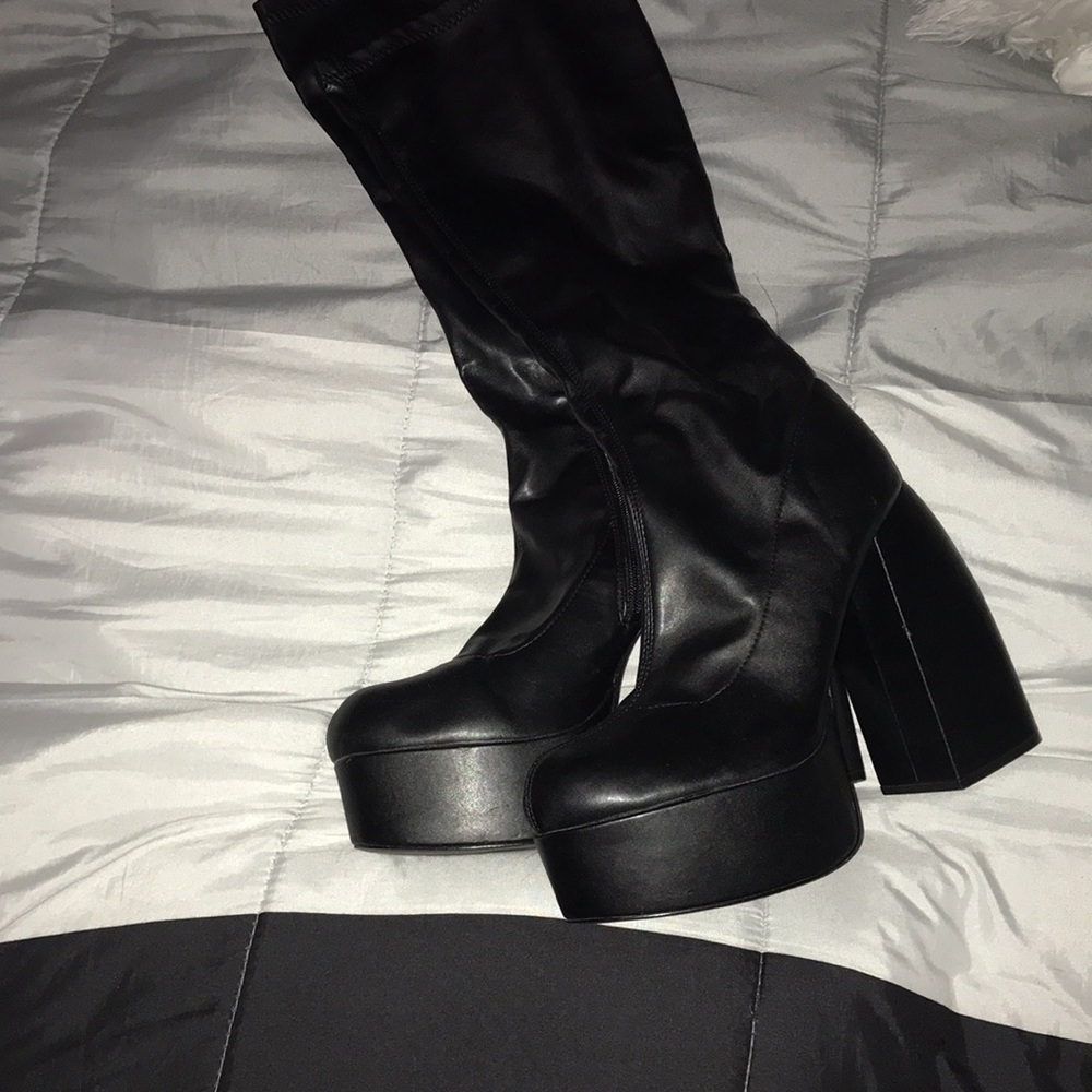 Black chunky boots